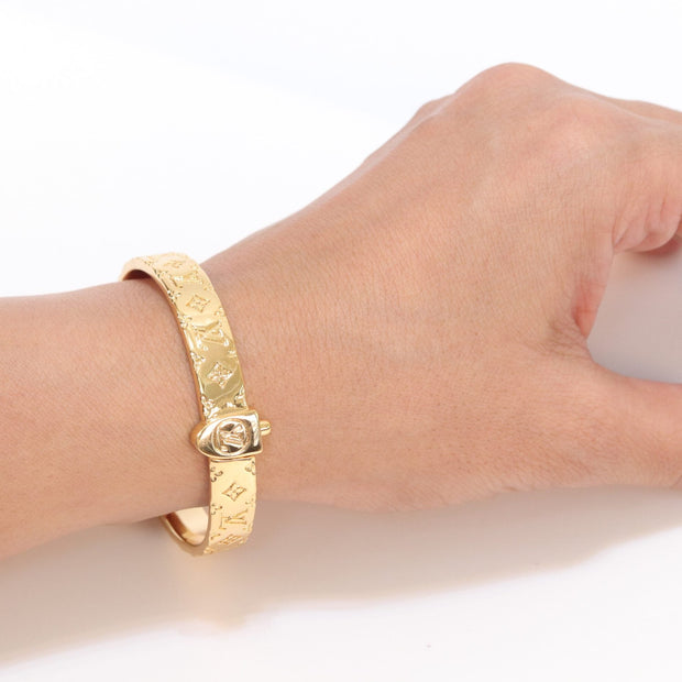Alphabet LV bracelet in gold finish