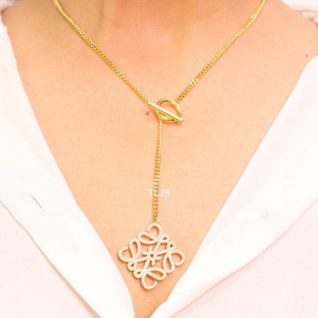 Alphabet L cz and gold sleek chain