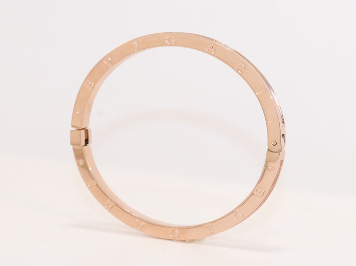 Alphabet B Sleek bracelet in rose gold finish