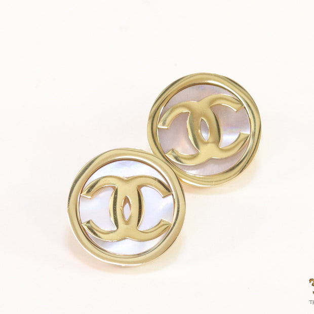 Golden stud earrings with MOP and twin C motif