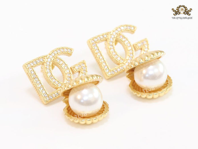 Alphabet D & G Pearl studs