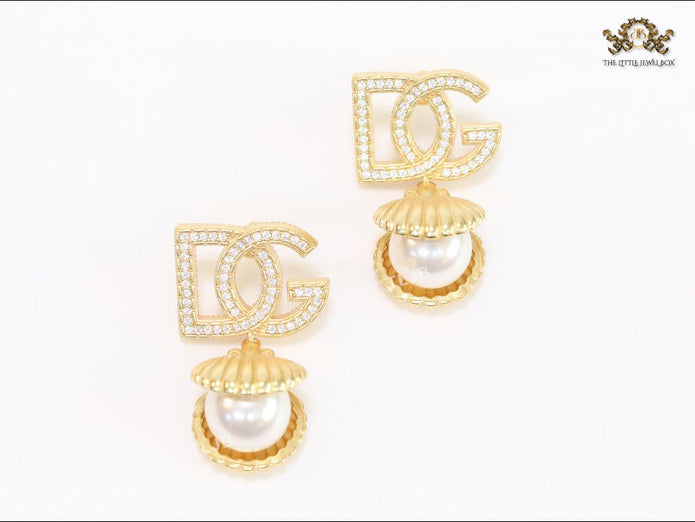 Alphabet D & G Pearl studs