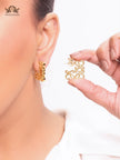 Alphabet L plain gold earrings