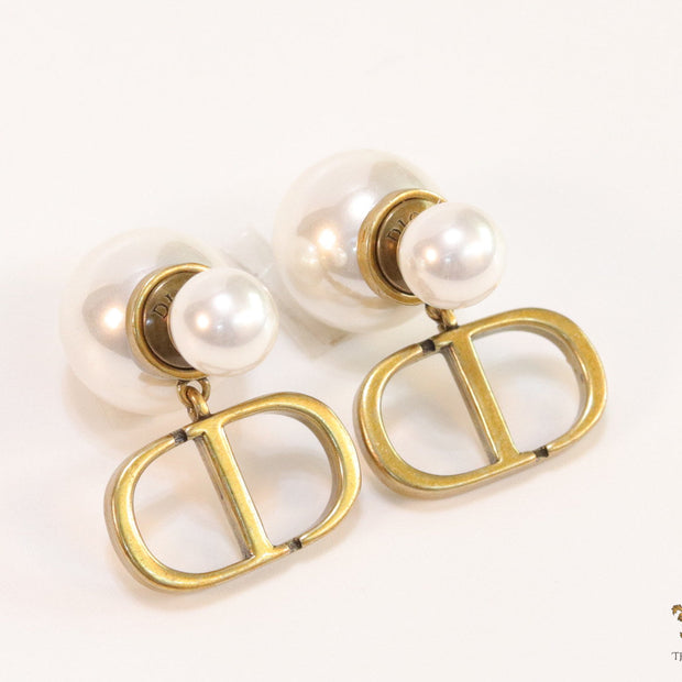Gold plated alphabet earrings with white pearls