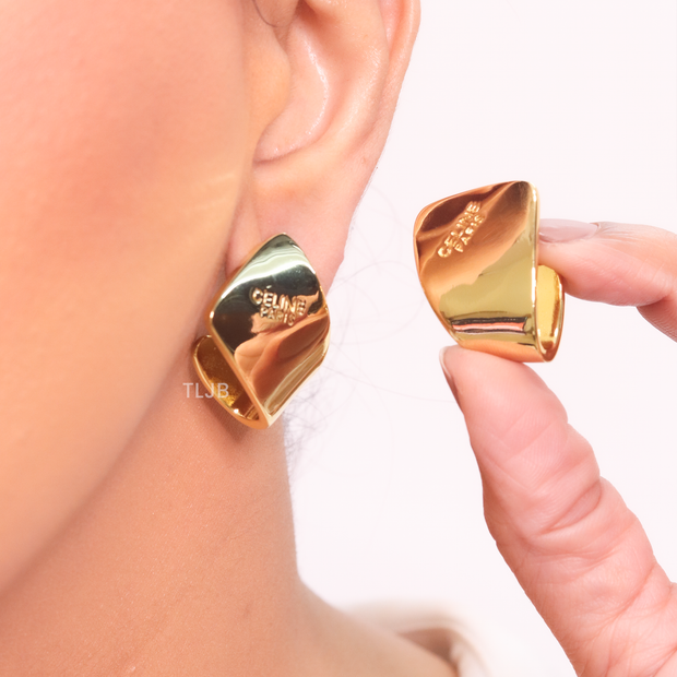 Alphabet C twisted gold studs