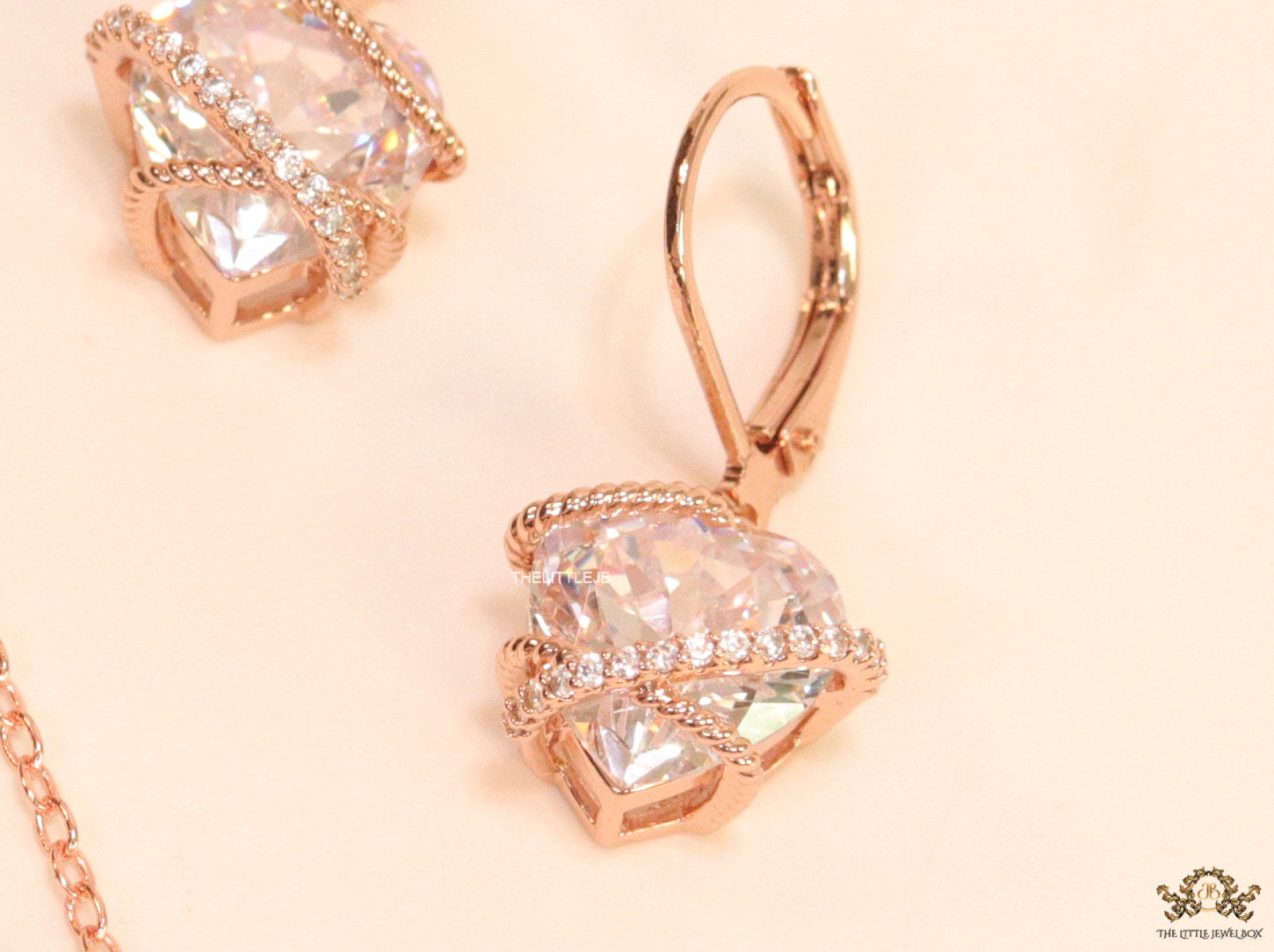 Rose gold chain necklace with heart shape fancy cz pendant
