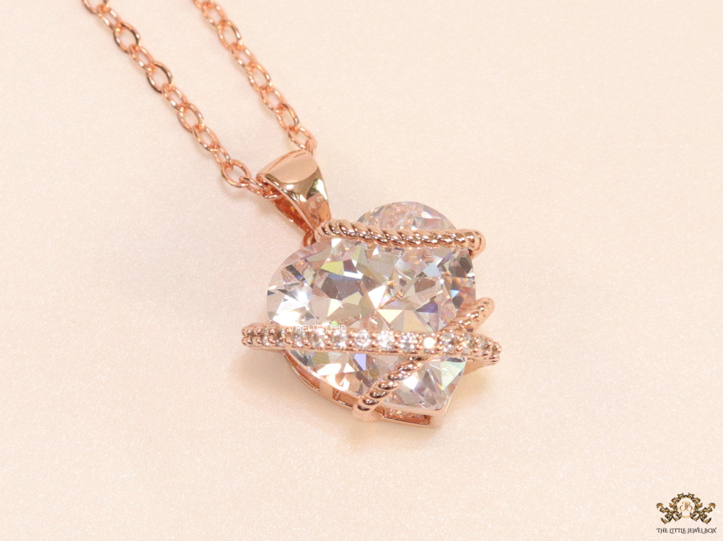 Rose gold chain necklace with heart shape fancy cz pendant