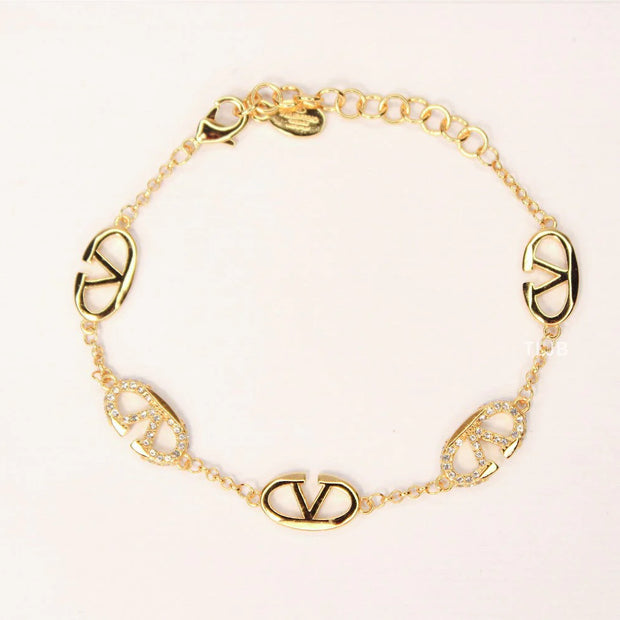 Alphabet V Gold bracelet with CZ