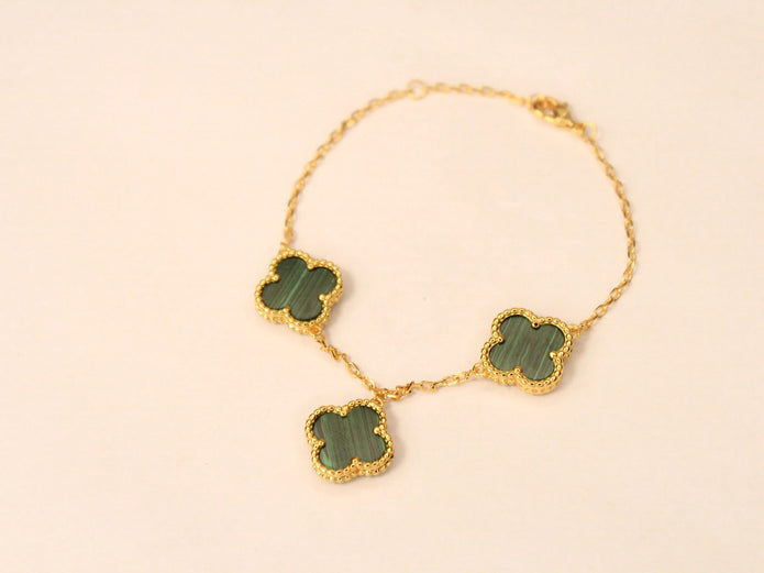 Gold Clover charms bracelet in green