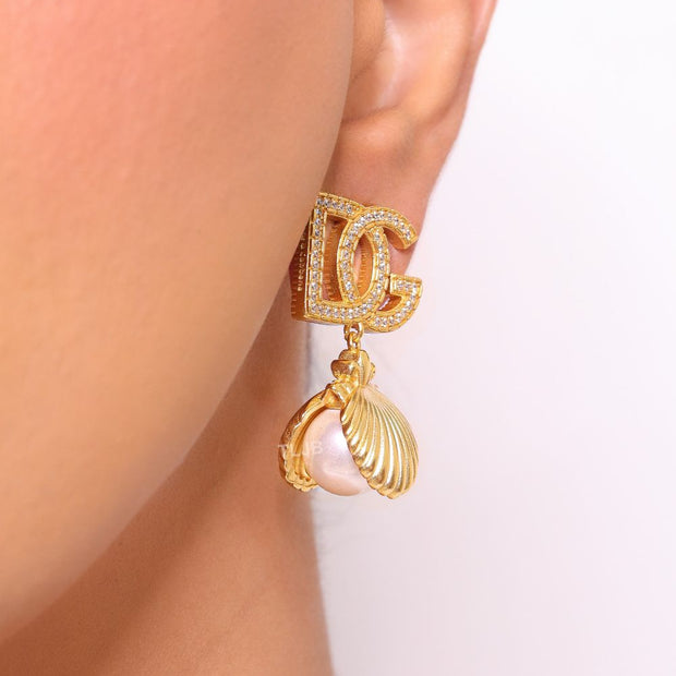 Alphabet D & G Pearl studs