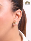 Alphabet B small mesh ball studs