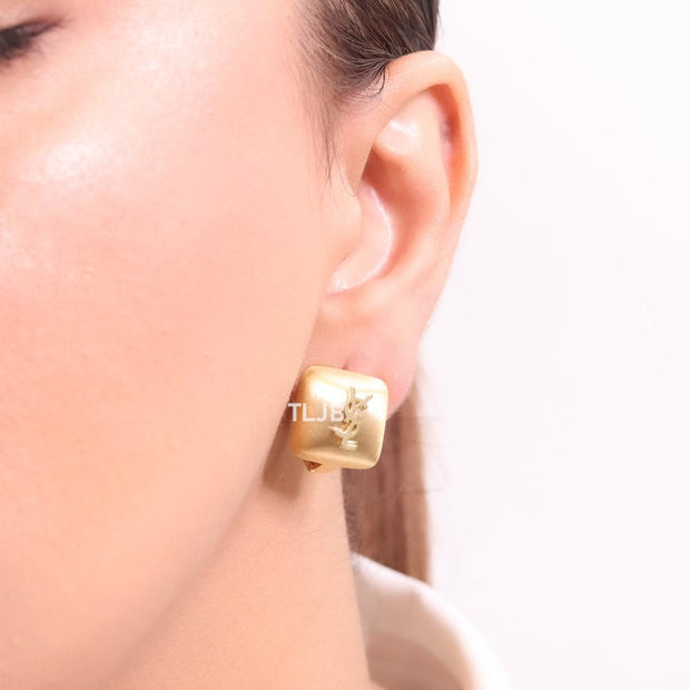 Alphabet Y matt gold studs