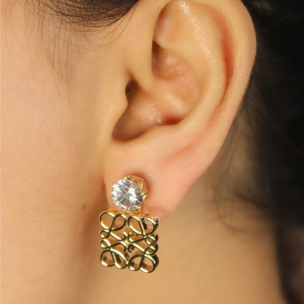 Alphabet L single stone CZ studs in Gold