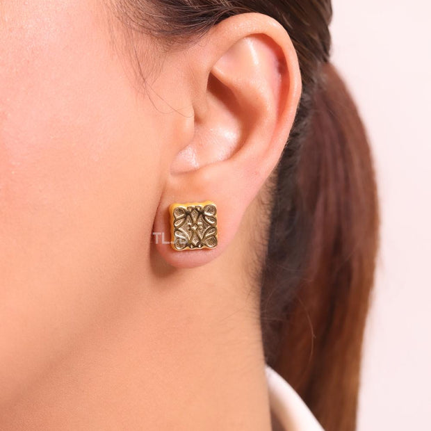 Alphabet L gold & yellow studs