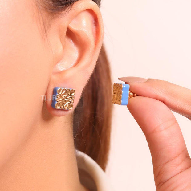 Alphabet L gold & blue studs