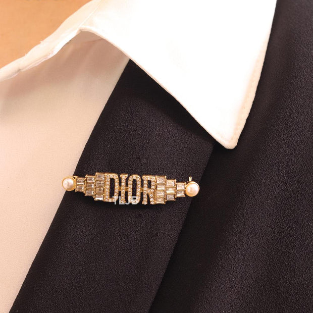 Alphabet CD sleek brooch