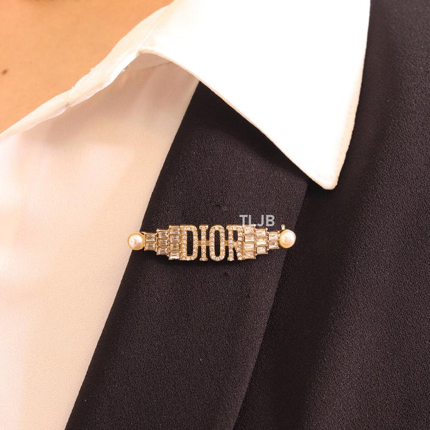 Alphabet CD sleek brooch