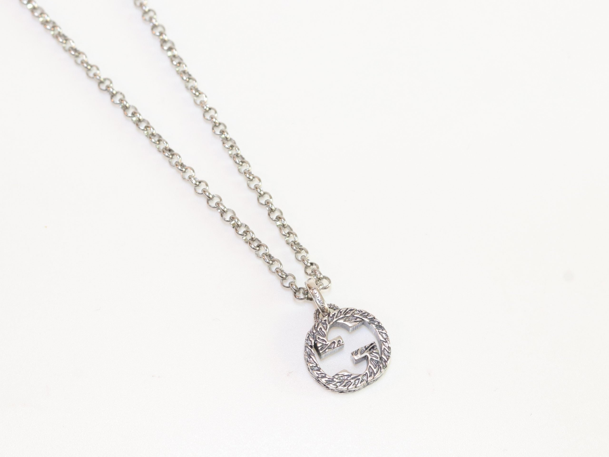 Double G Pendant in silver chain