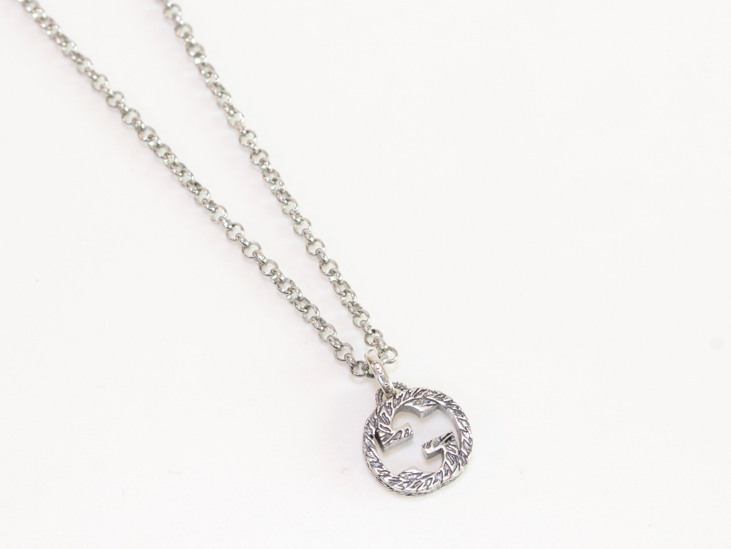 Double G Pendant in silver chain