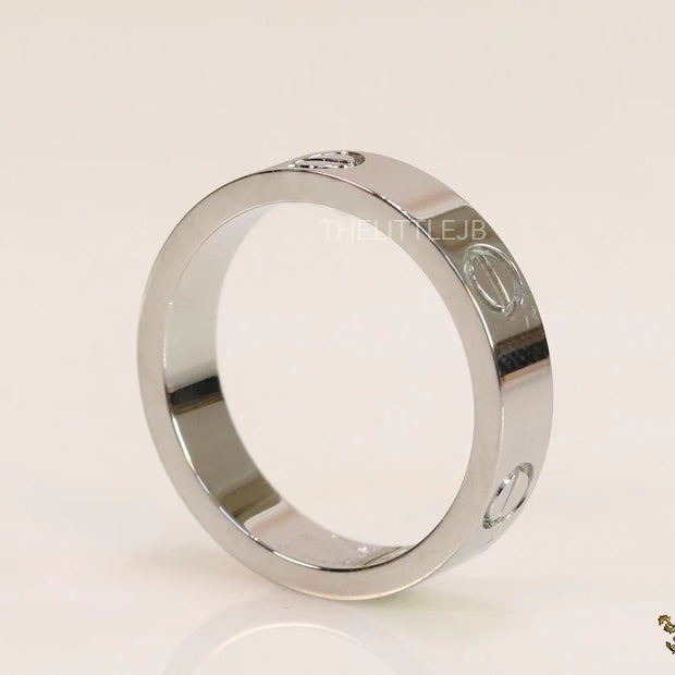 4.5mm Silver plated band with screws