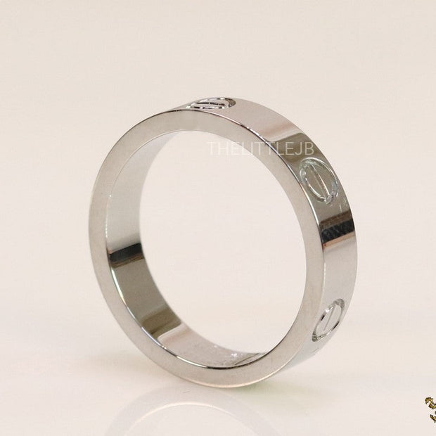 4.5mm Silver plated band with screws