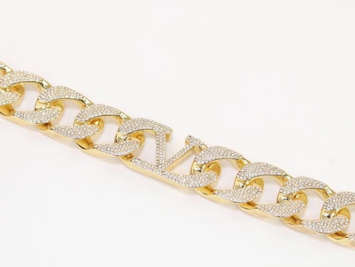 Alphabet V Chunky gold linked chain with CZ