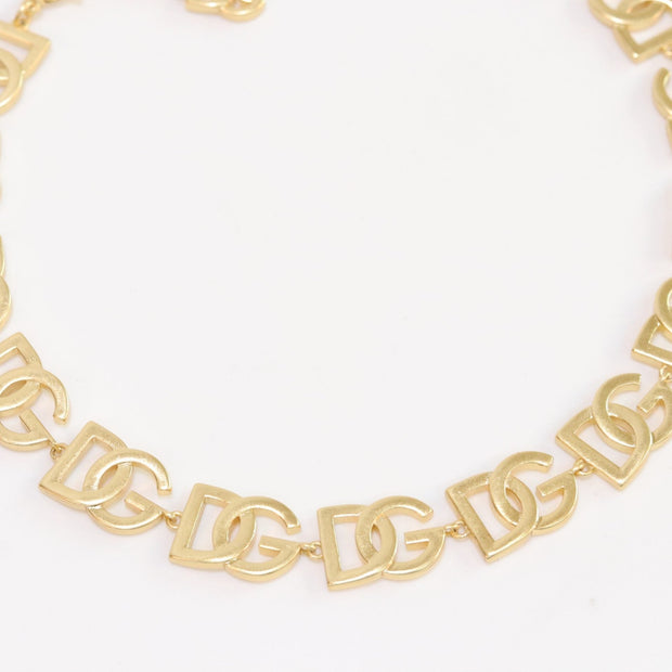 Alphabet D and G motif matte gold plated chain