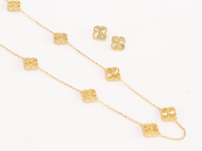 Gold clover necklace set
