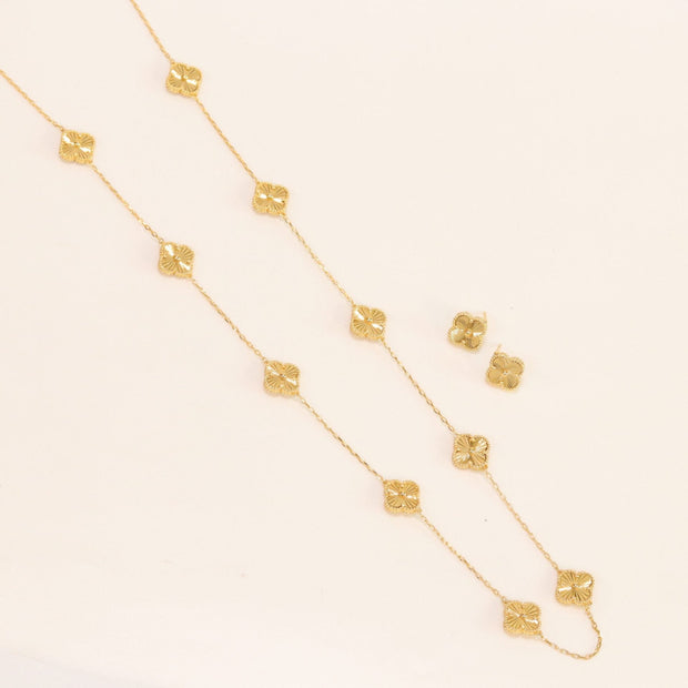 Gold clover necklace set
