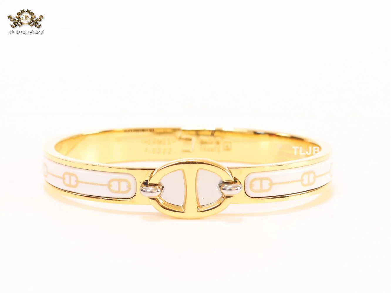 Alphabet H seek bracelet with white print