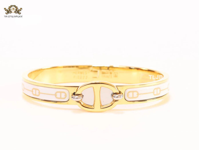 Alphabet H seek bracelet with white print