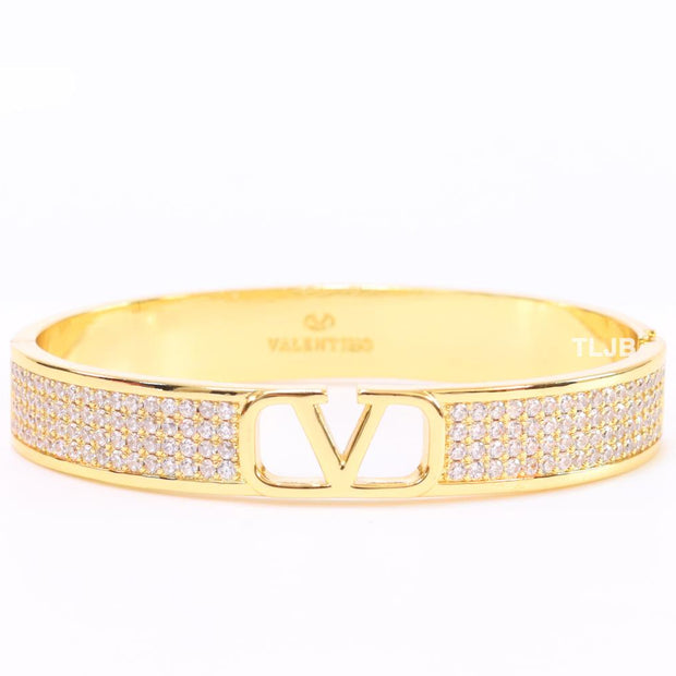 Alphabet V cz and gold bracelet