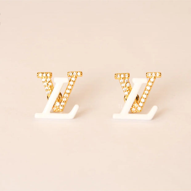 alphabet LV white Spark earring