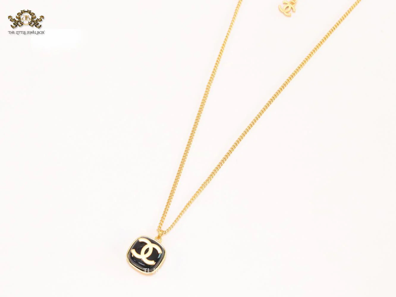 Double C black enamel gold square chain
