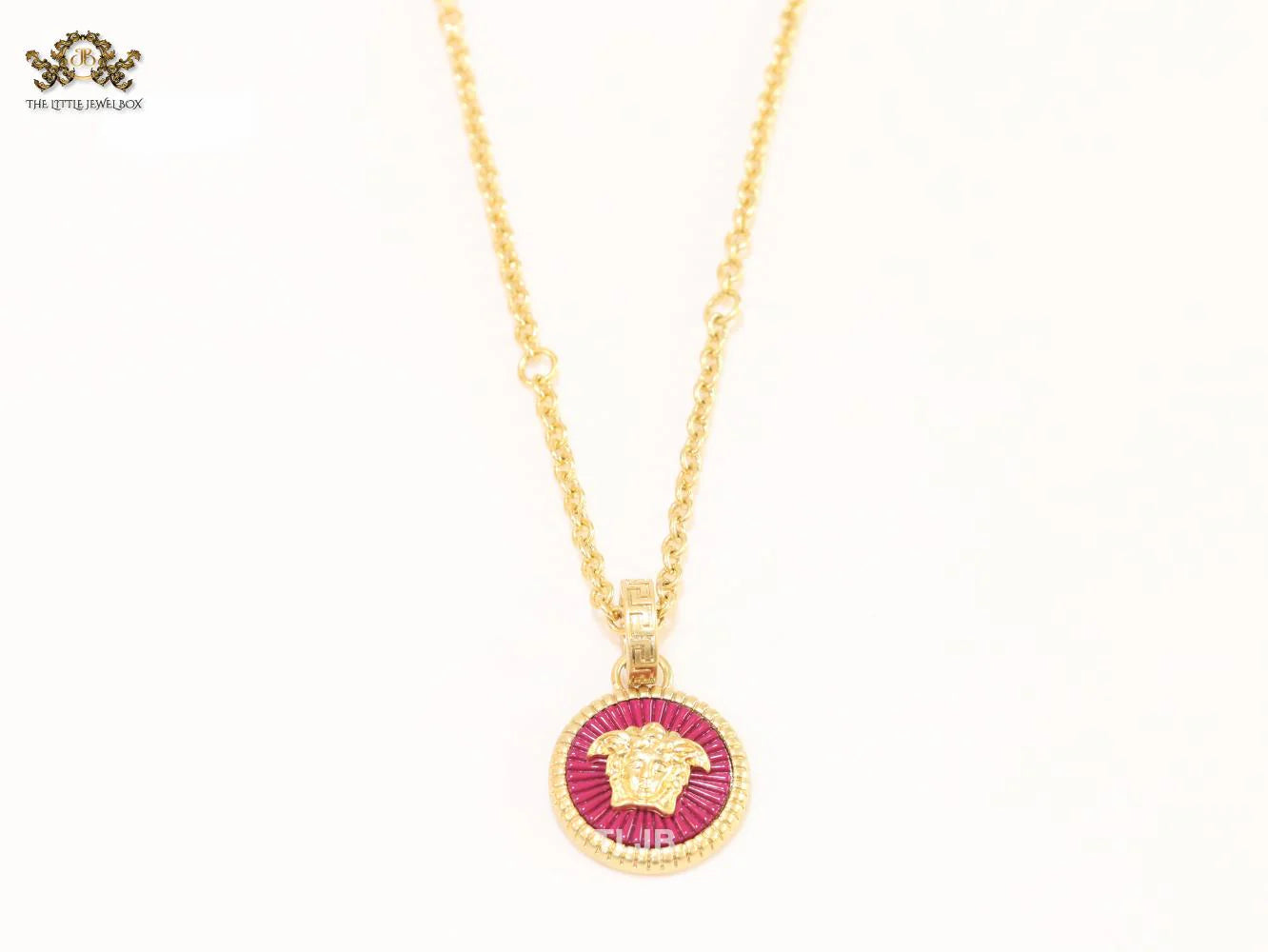 Medusa red pendant with gold chain