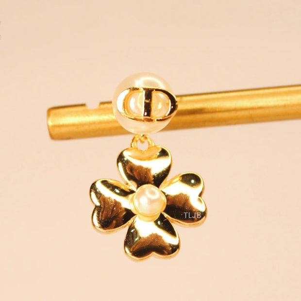 Alphabet CD clover charm gold earrings with pearl