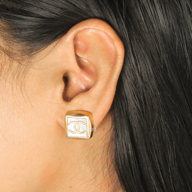 twin c MOP square Stud earrings