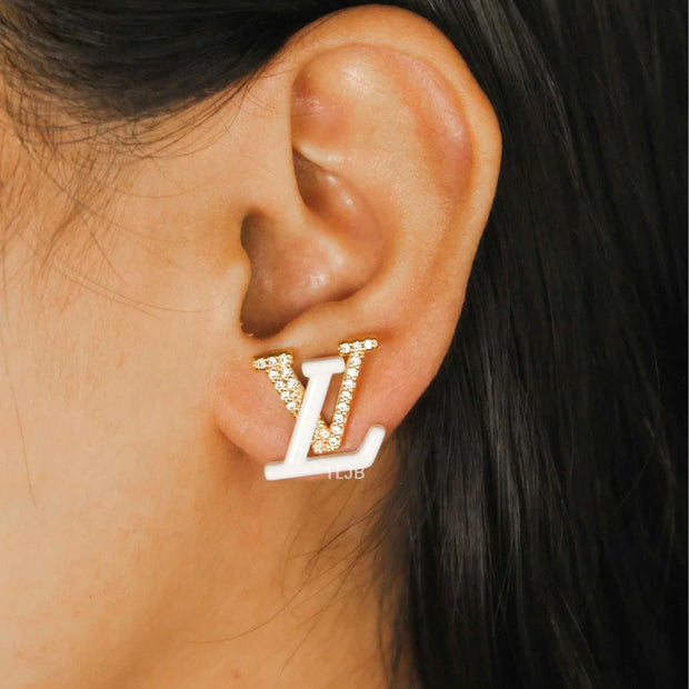 alphabet LV white Spark earring