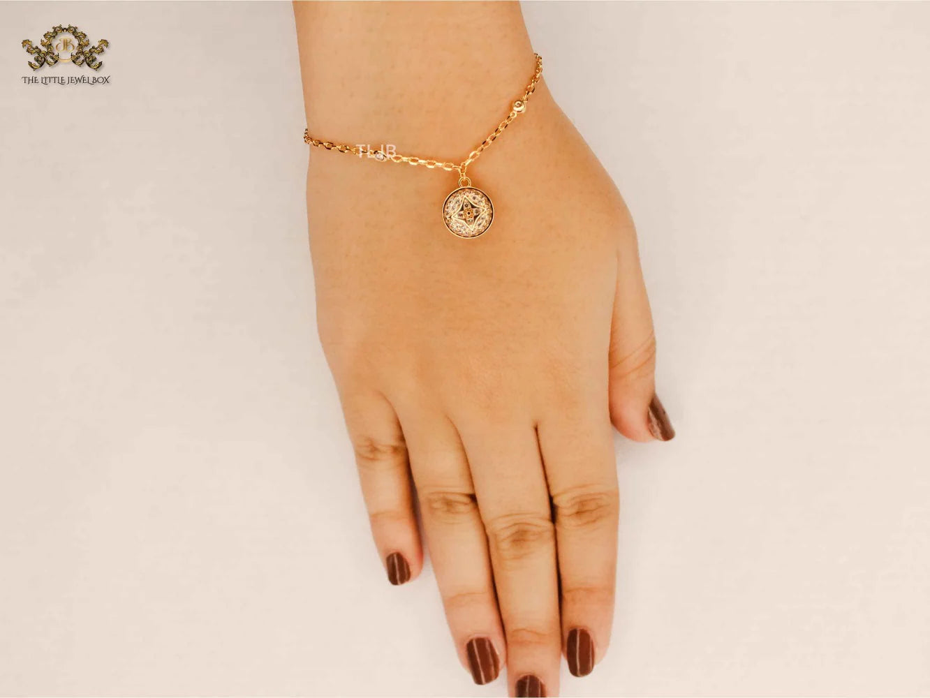 Alphabet L & V Lunar Charm white bracelet