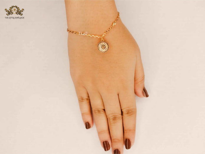 Alphabet L & V Lunar Charm white bracelet
