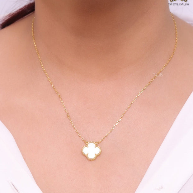 Sleek gold pearl white clover chain