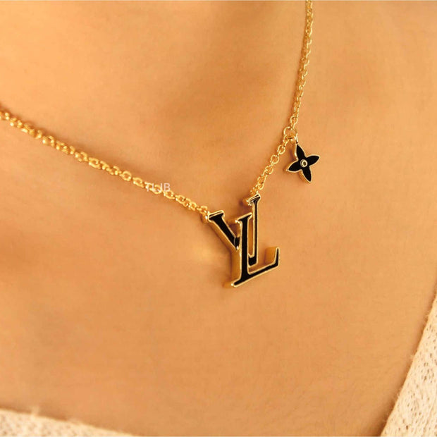 alphabet LV single flower necklace black