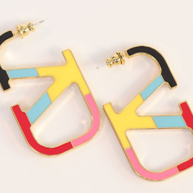 Alphabet V multicolour hoops