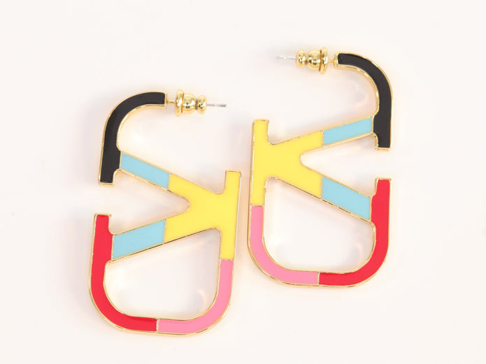 Alphabet V multicolour hoops