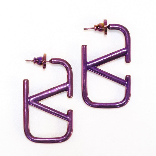 Alphabet V purple chrome hoops