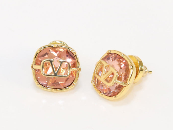 Alphabet V copper pink cz studs