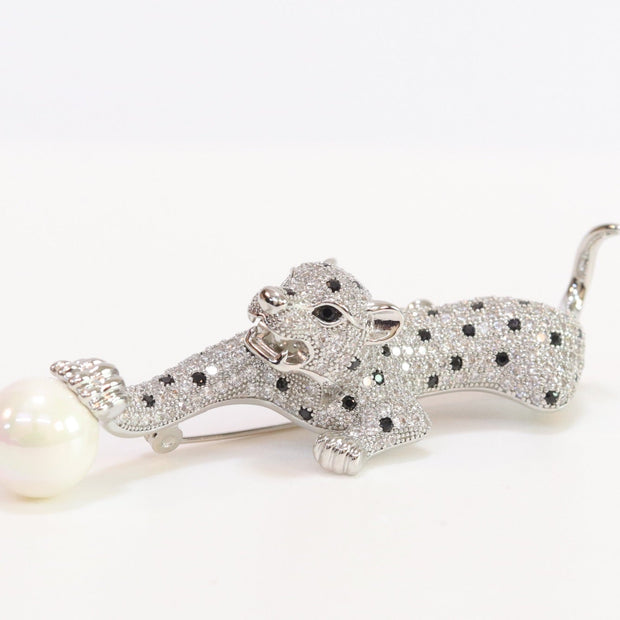 Platinum panther with white pearl and cz brooch