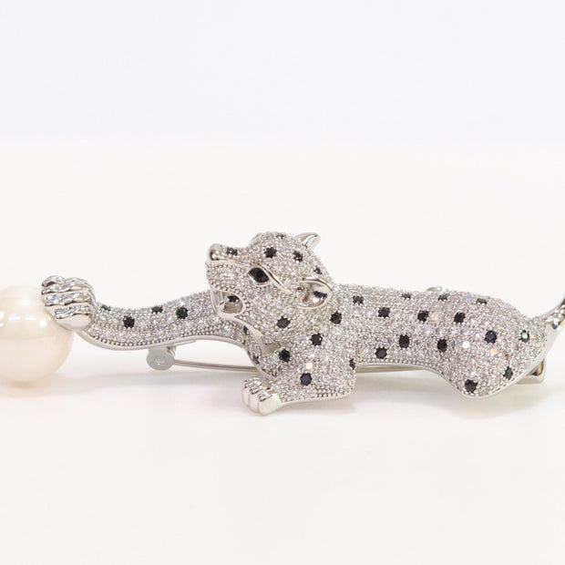 Platinum panther with white pearl and cz brooch