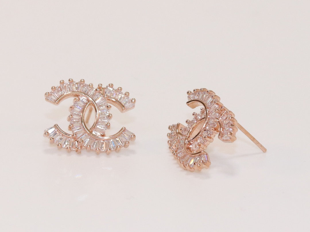 Double C baguette studs