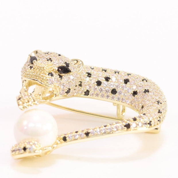 Cz round panther gold brooch